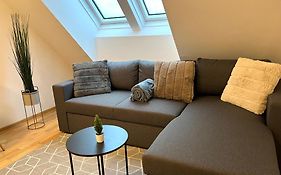 Free Parking / Brandnew With Air Condition And Balcony